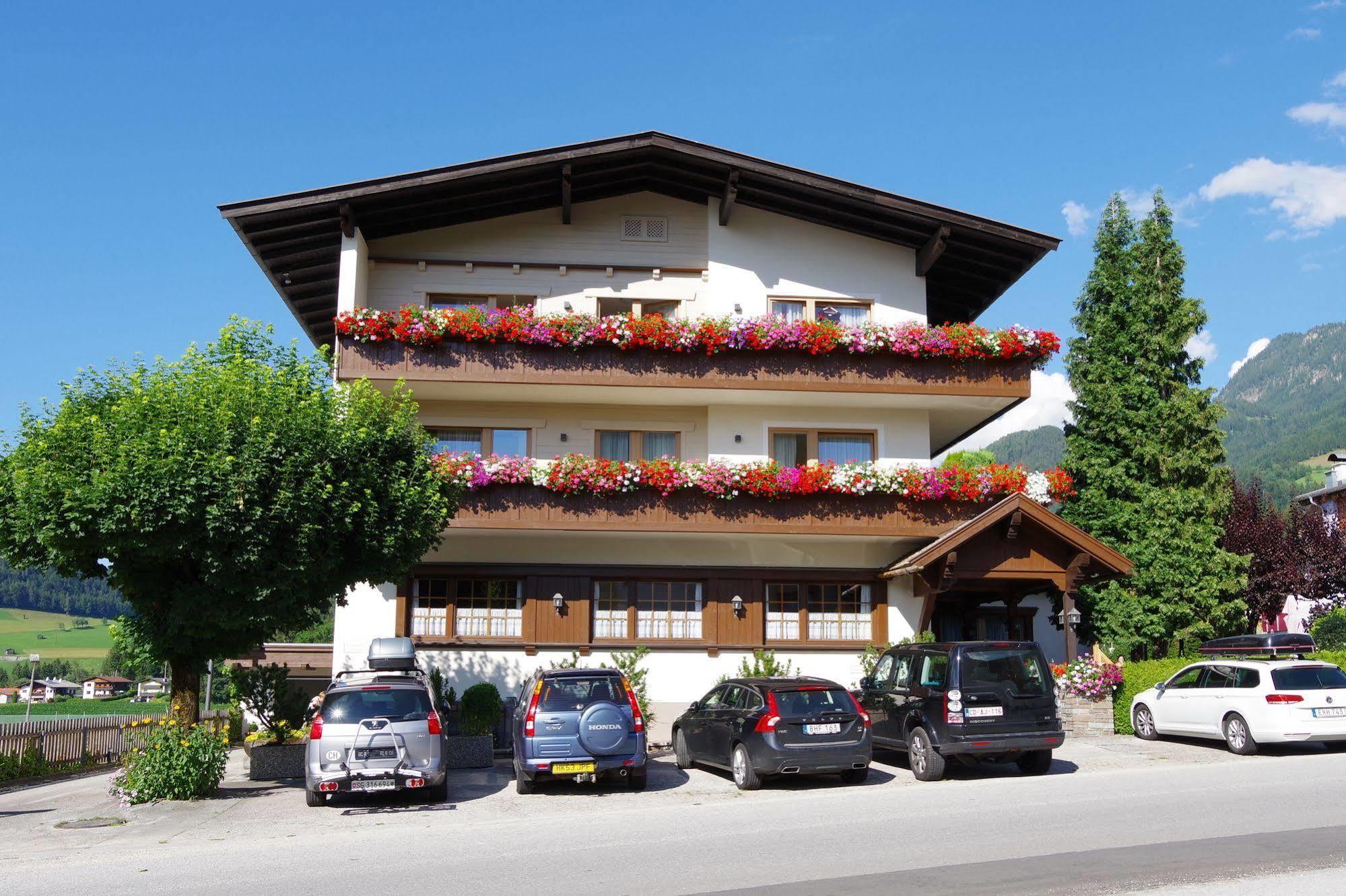 Angerer Alpine Suiten Und Familienappartements Tirol Райт  Экстерьер фото